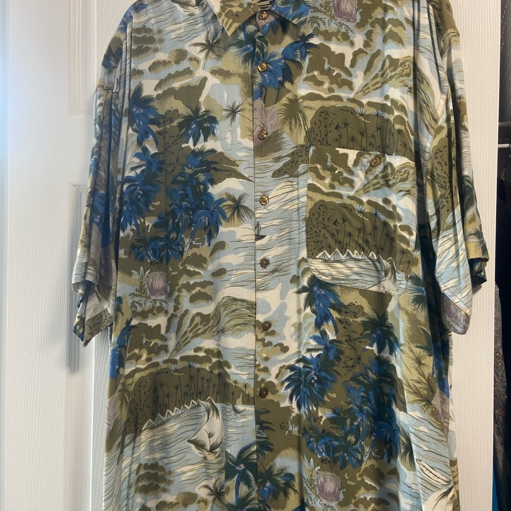 Rue21 Green and Blue Tropical Print Casual Button Down Shirt